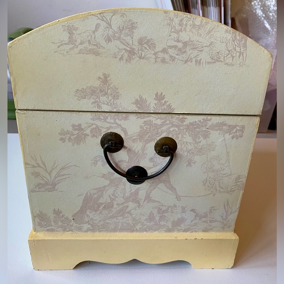 Vintage Wood Keepsake Box - Picture 4 of 6